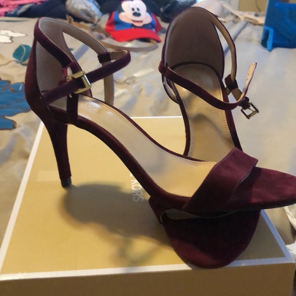 Michael Kors - Picture 2 of 2